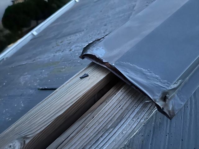 棟板金の飛散